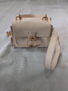 京都　鞄シミ除去のご紹介です。