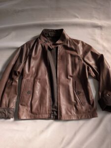 京都　シープスキンブルゾン修理になります。