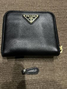 ブランド財布修理/ＰＲＡＤＡ二つ折り財布